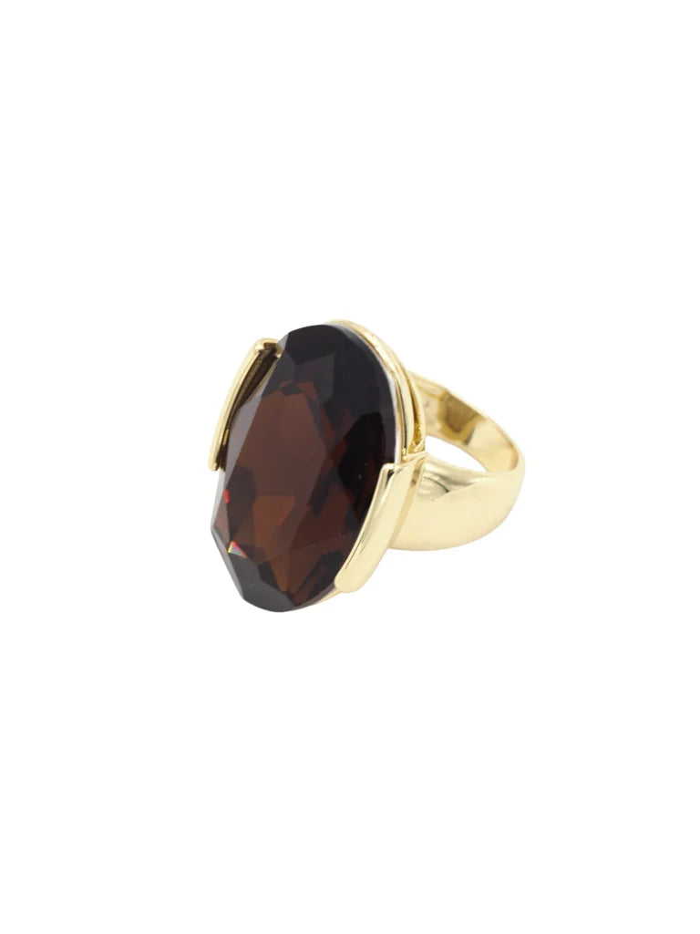 Pou ring brown