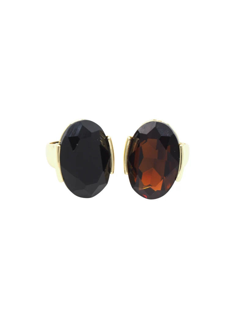 Pou ring brown