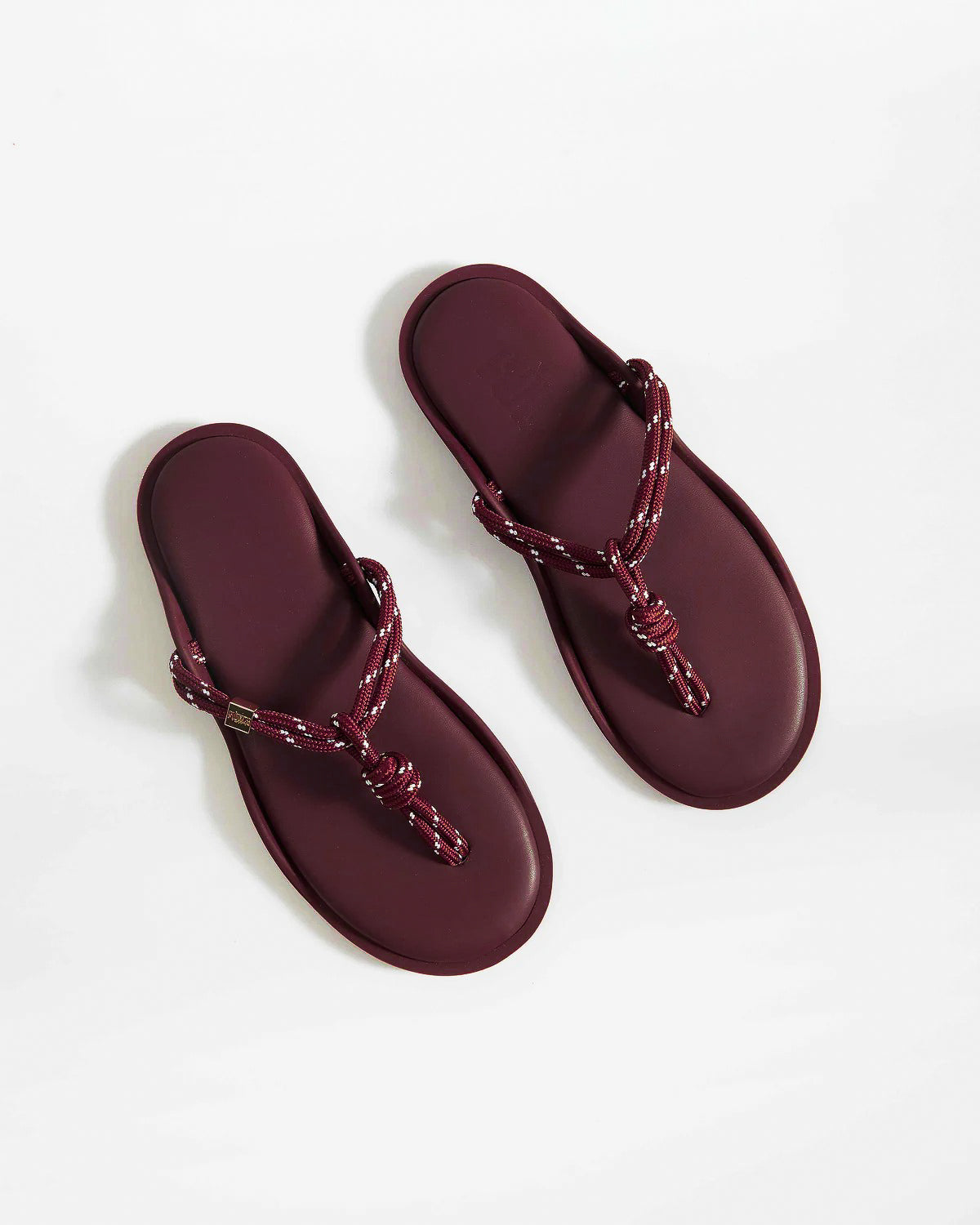 SANDALIA PLANA FLO MONOCOLOR BURDEOS