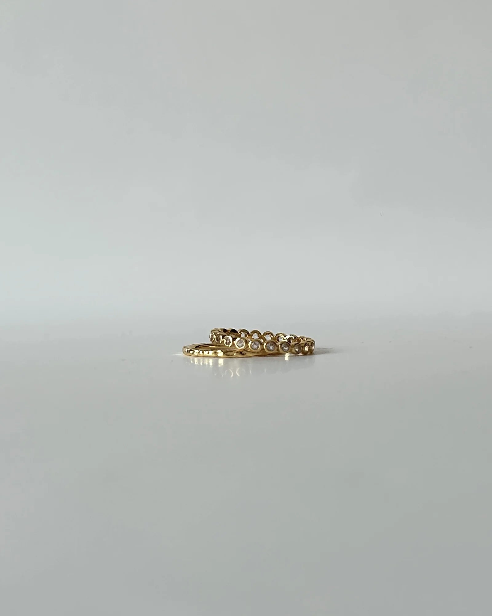 Bague fine martelée dorée