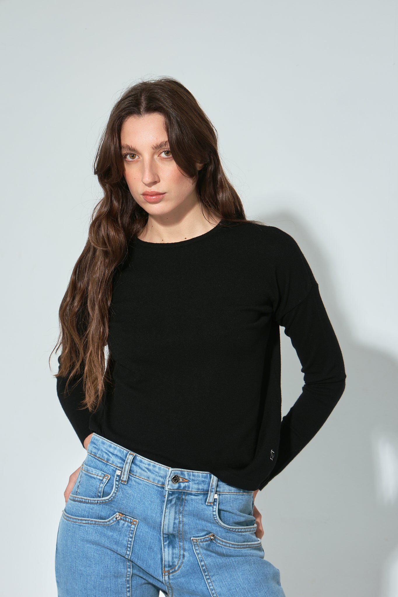 SIMONA ROUND NECK JERSEY BLACK