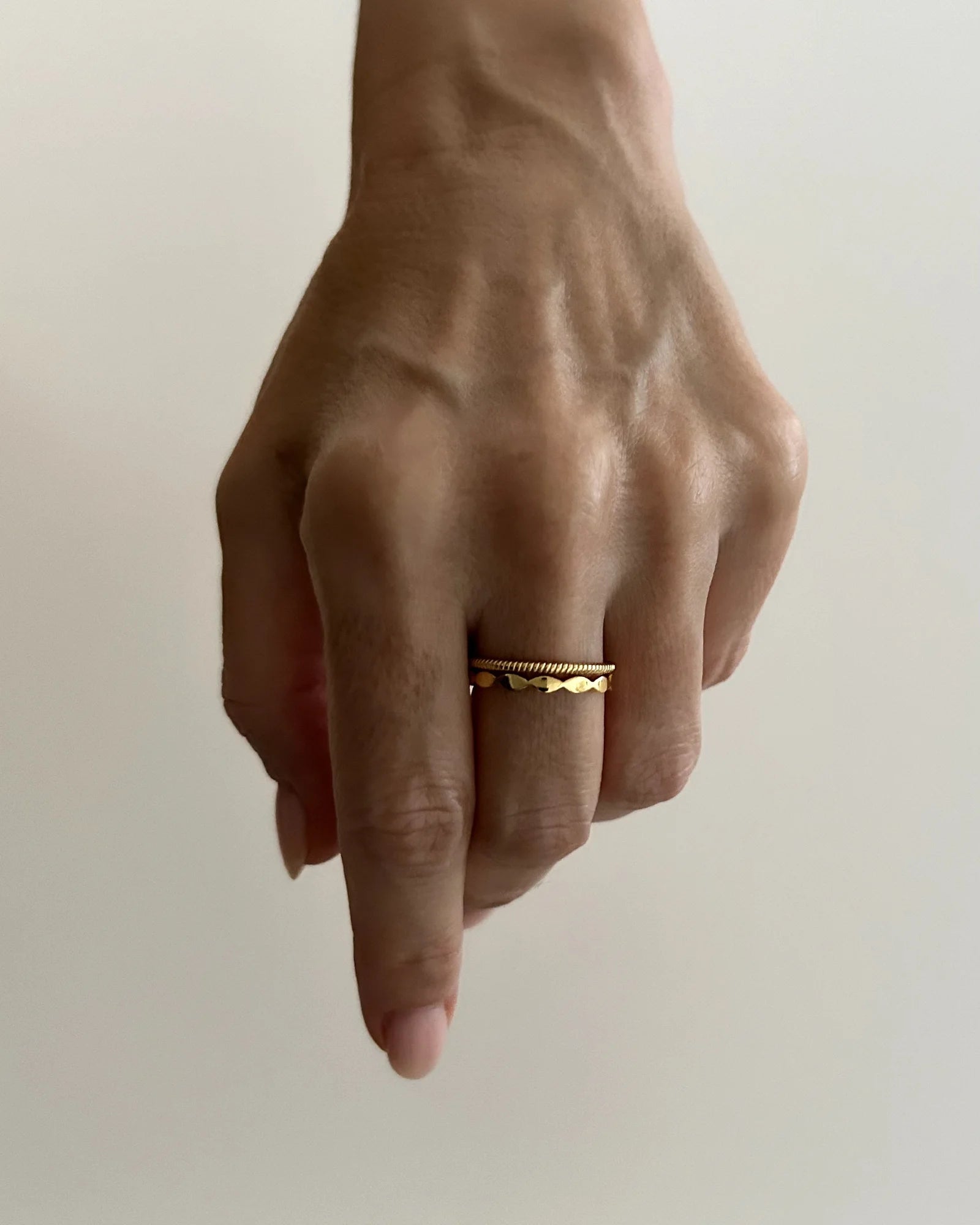 Signature marquise ring gold