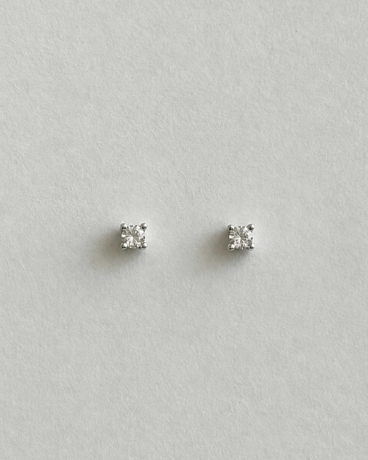 Earrings white topaz stud